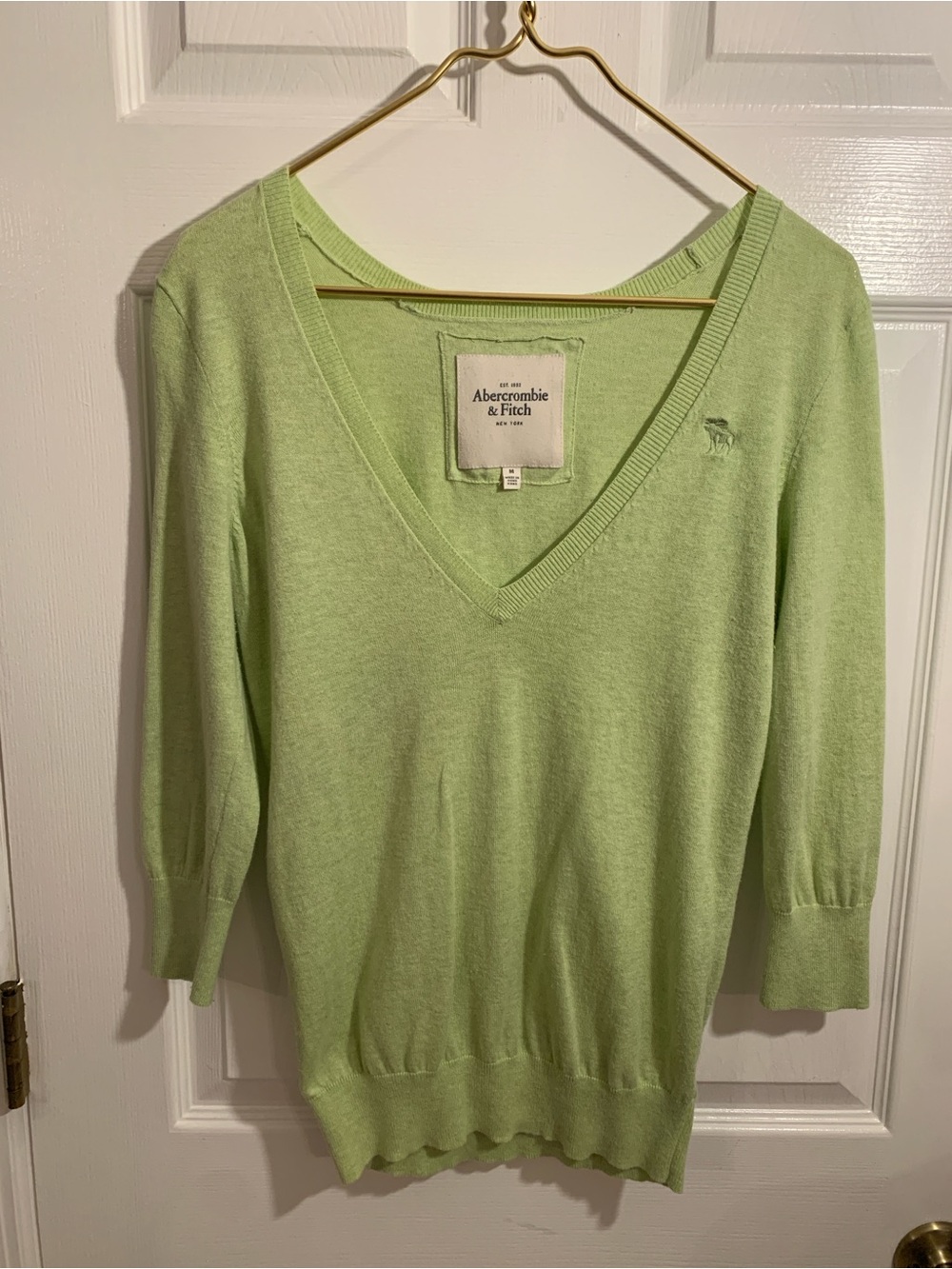Abercrombie & Fitch Green V-Neck Knit Sweater Women’s Medium